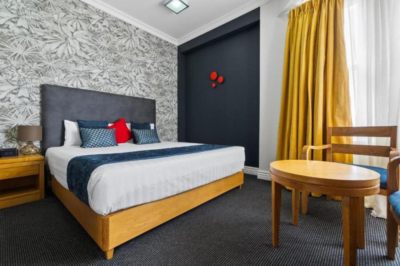 Ramada By Wyndham, Hamilton City Center Extérieur photo