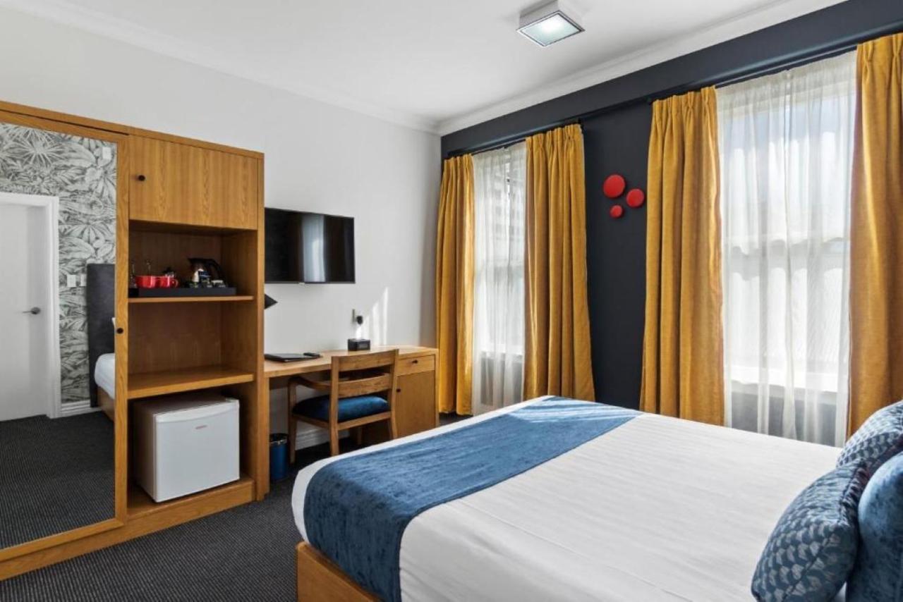 Ramada By Wyndham, Hamilton City Center Extérieur photo