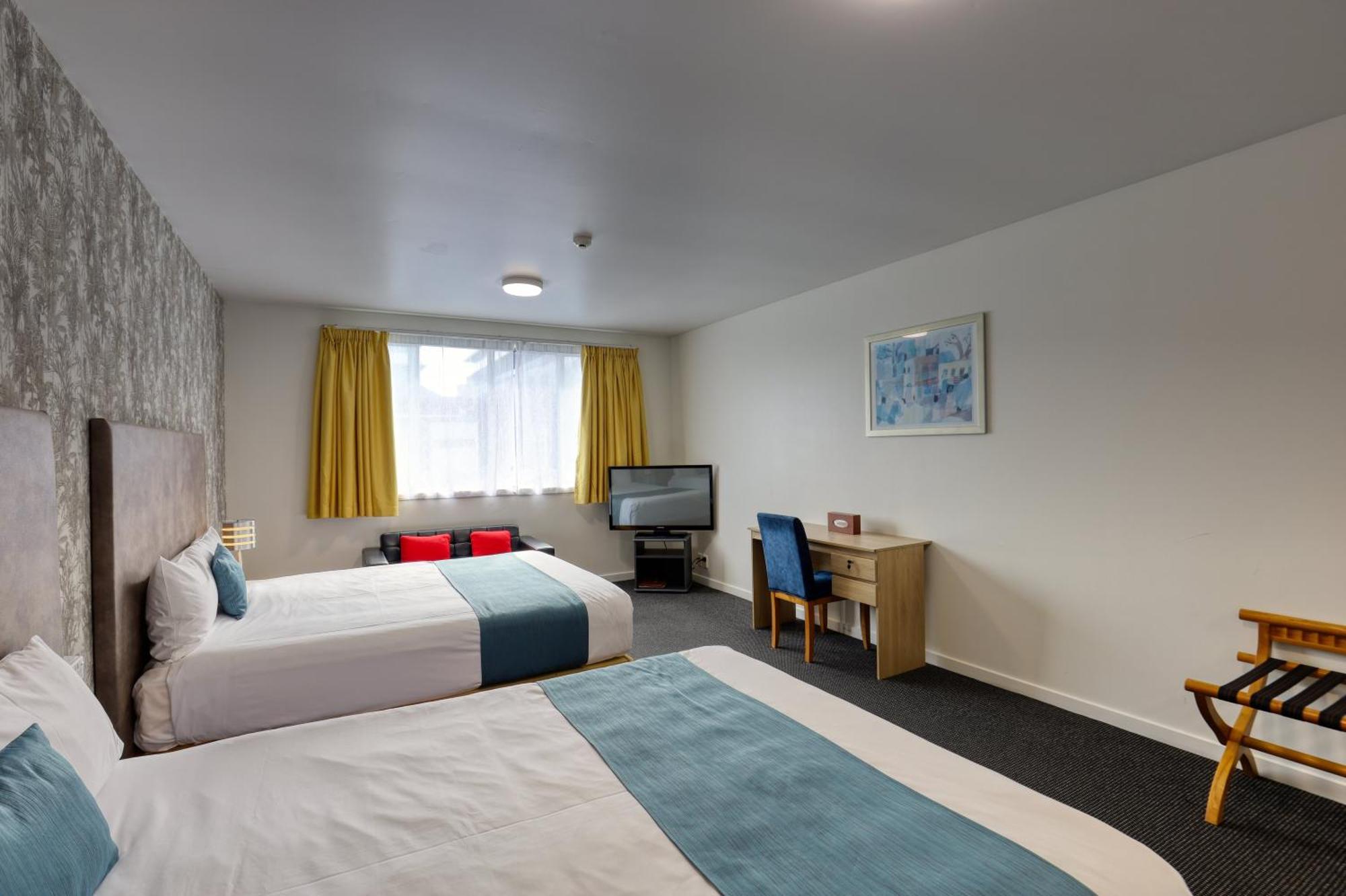 Ramada By Wyndham, Hamilton City Center Extérieur photo
