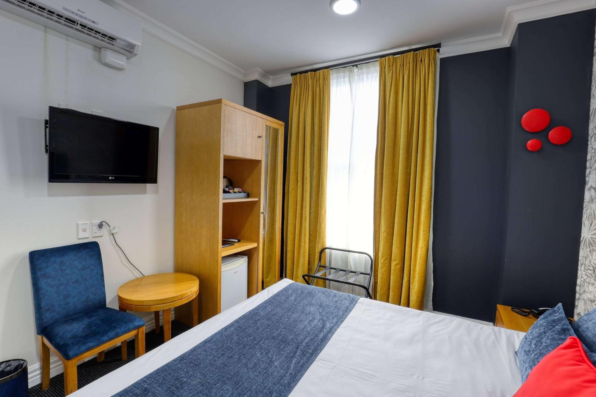 Ramada By Wyndham, Hamilton City Center Extérieur photo
